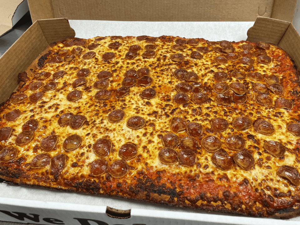 buffalo pepperoni pizza