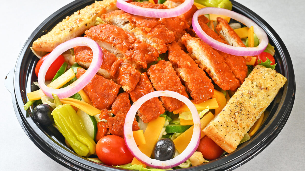 chicken finger salad with buffalo sauce