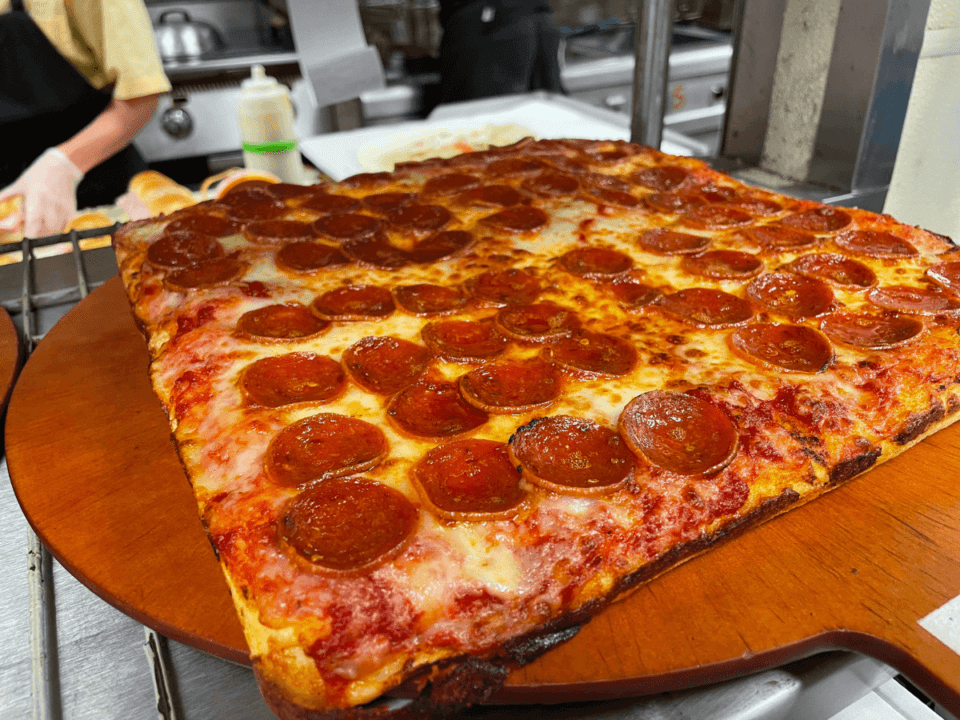 Find tips for hosting the ultimate pizza party in Buffalo, NY.